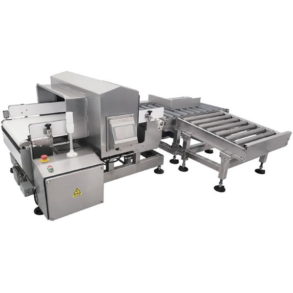 Small-range metal detector and weighing integrated machine